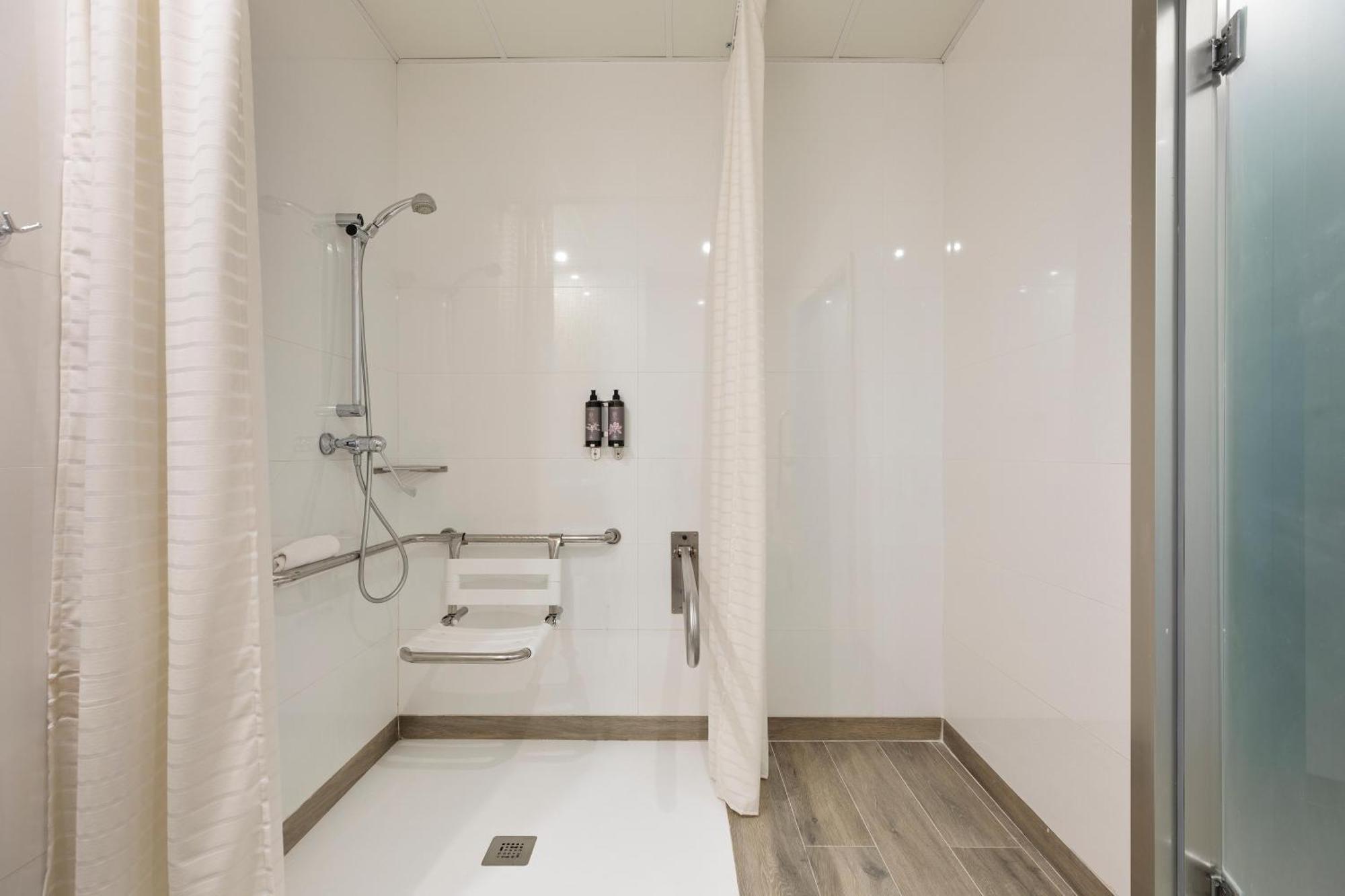 Hotel Best 4 Барселона Екстериор снимка